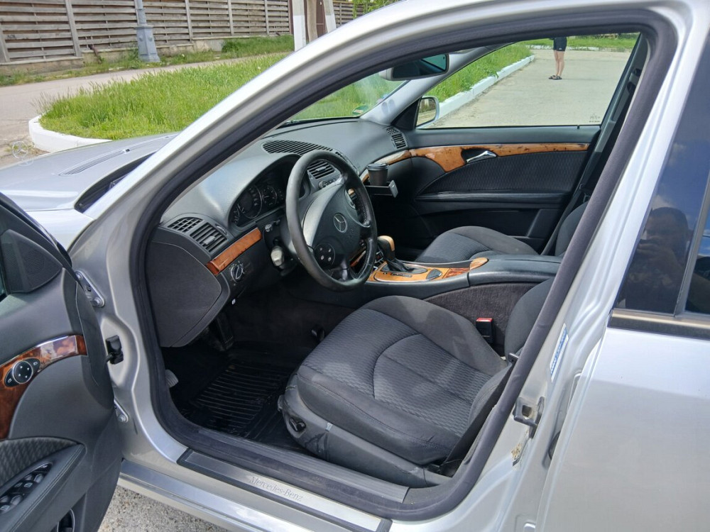 Продам Мерседес W211 2002 г 2.2cdi АКПП 4500$ Дубоссары - изображение 9