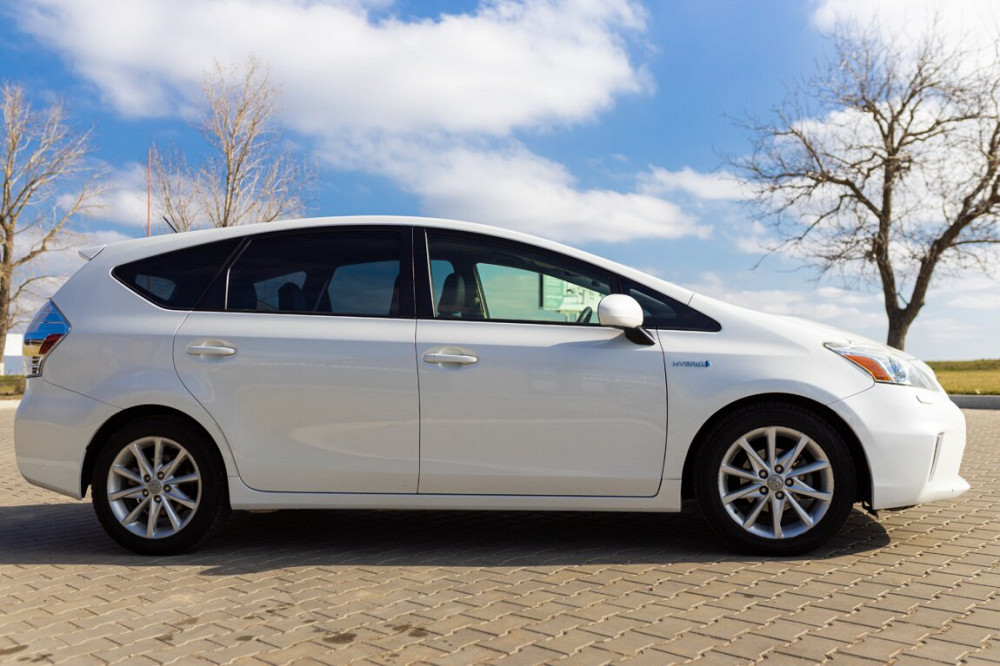 Toyota Prius V 2012, бензин, хорошая комплектация Тирасполь - изображение 4