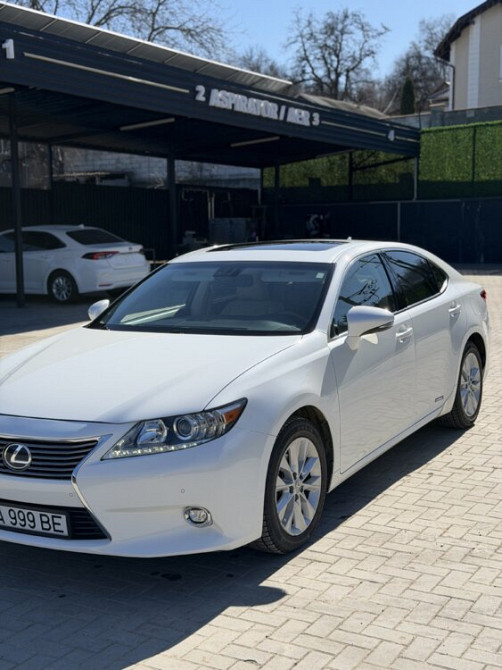 Lexus ES300h в максимальной комплектации Bender - fotografie 2