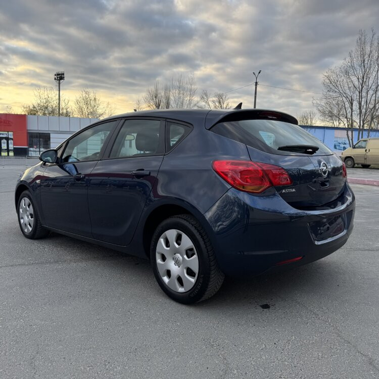 Opel Astra 1.6i (J) АВТОМАТ 6АКПП, 2011г. 5850$ -Свежепригнана из Шв Рыбница - изображение 4