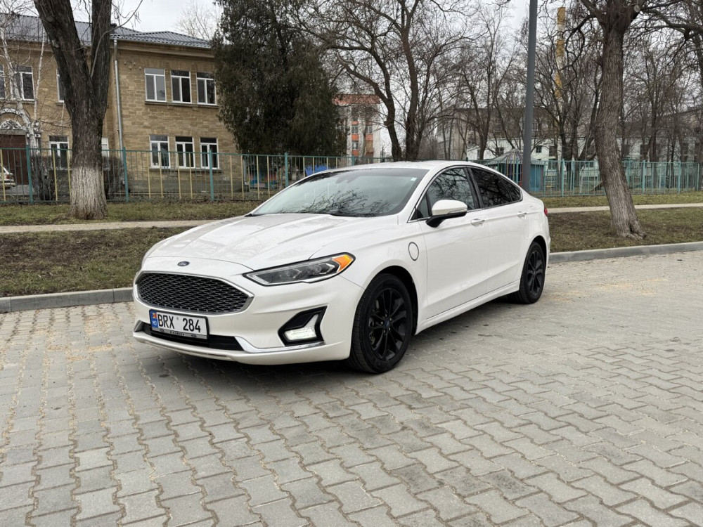Ford Fusion Bender - fotografie 1