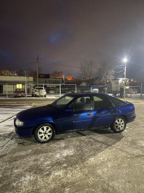 Opel Vectra A 2.0 Бениз-Газ Метан Tiraspol - fotografie 1