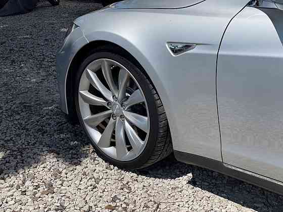 Tesla Model S Signature (Доступен в Автокредит) Tiraspol