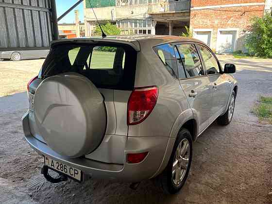 Toyota RAV-4 2.2 D-cat. 2007. Bender