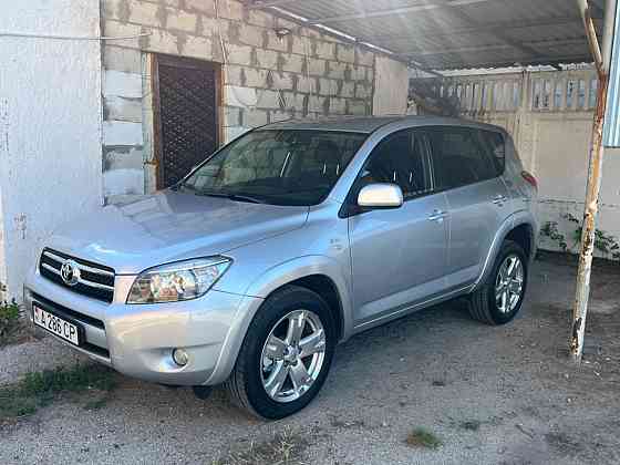 Toyota RAV-4 2.2 D-cat. 2007. Bender
