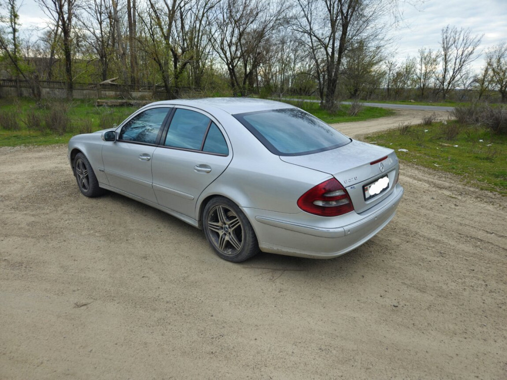 Мерседес w211 2,7CDI автомат Bender - fotografie 2