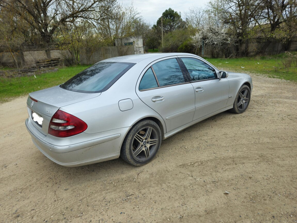 Мерседес w211 2,7CDI автомат Bender - fotografie 4