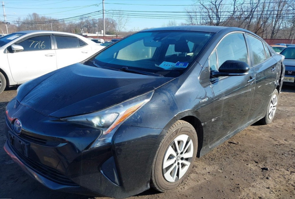 TOYOTA PRIUS, three Tiraspol - fotografie 3