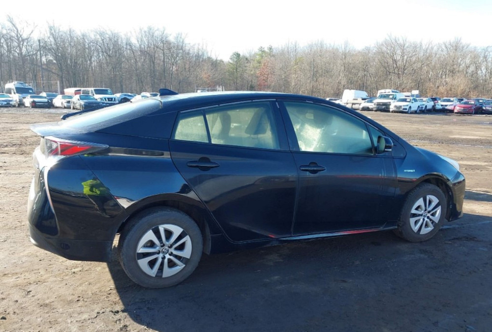 TOYOTA PRIUS, three Tiraspol - fotografie 2