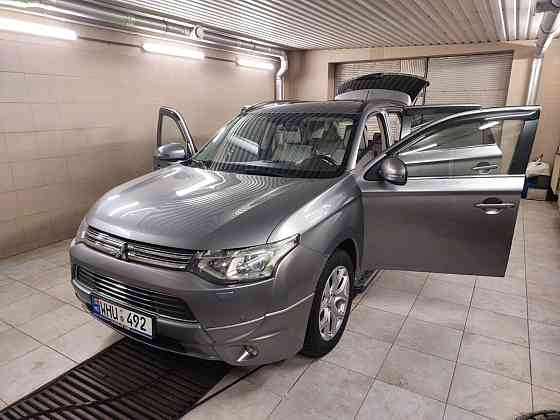 Mitsubishi Outlander 2014гPlug-in Hybrid. Chişinău