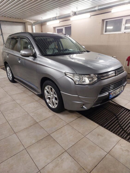 Mitsubishi Outlander 2014гPlug-in Hybrid. Кишинёв - изображение 1