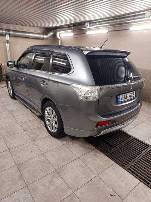 Mitsubishi Outlander 2014гPlug-in Hybrid. Кишинёв - изображение 4