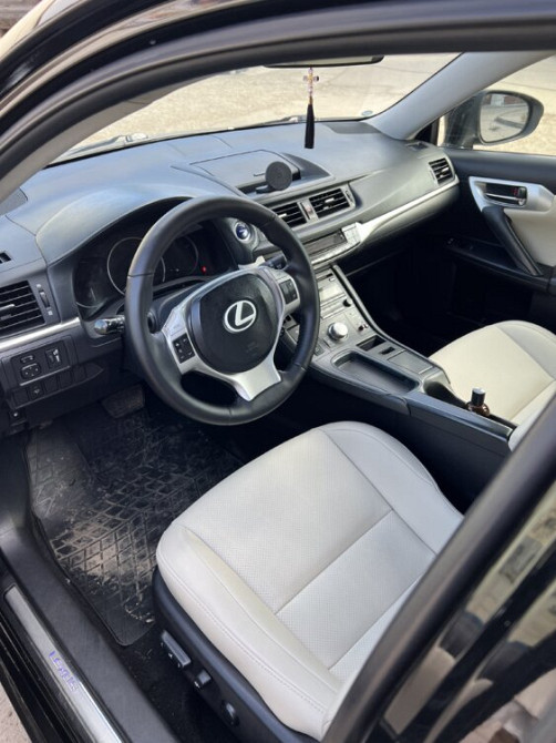 Гибридный Lexus Тирасполь - изображение 4