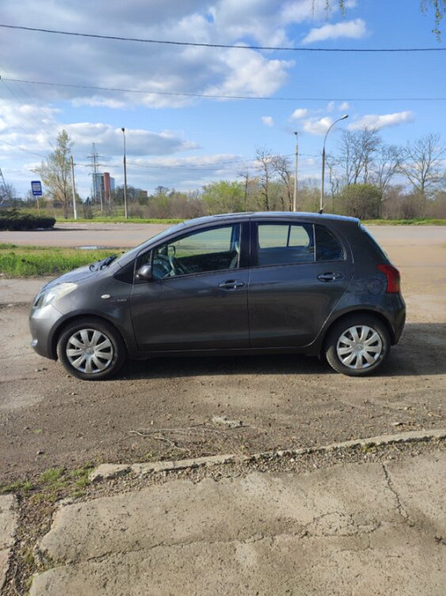 Продается TOYOTA YRIS Tiraspol - fotografie 3