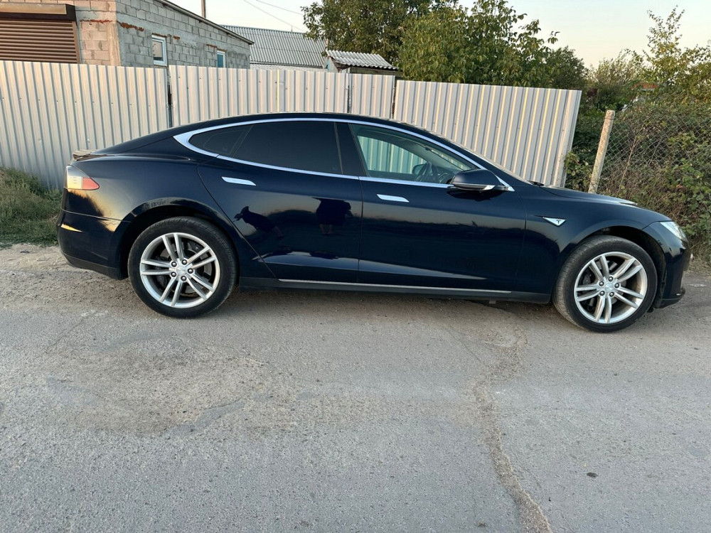 Tesla Model S 85 KWh Tiraspol - fotografie 2