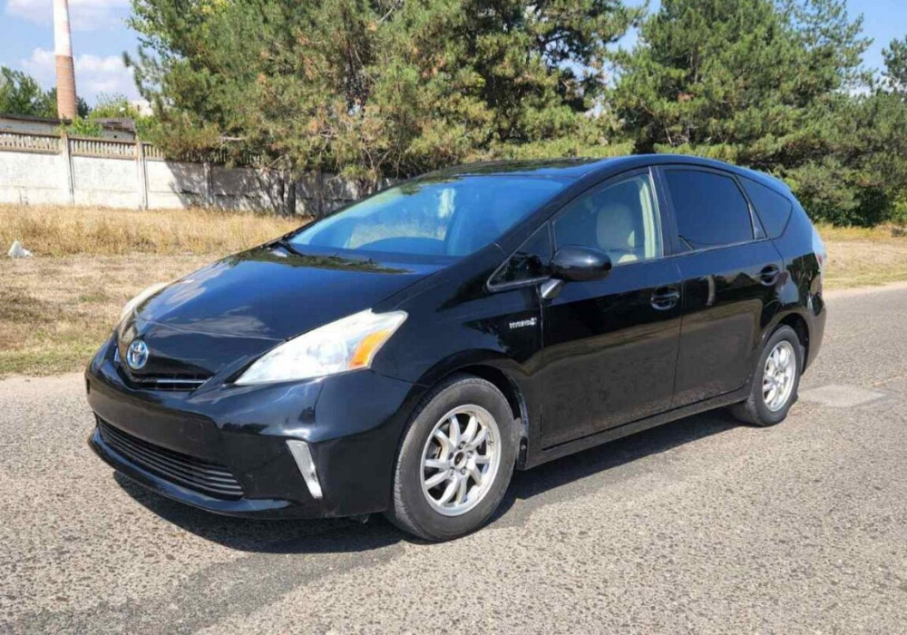 Toyota Prius V 2012г. 8 950 $ (торг уместен) Slobozia - fotografie 1