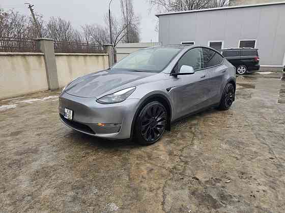 Tesla Model Y 2024 год Бендеры Бендеры