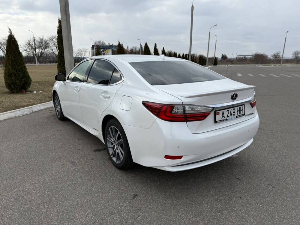 Lexus ES300h 2016 Bender - fotografie 2
