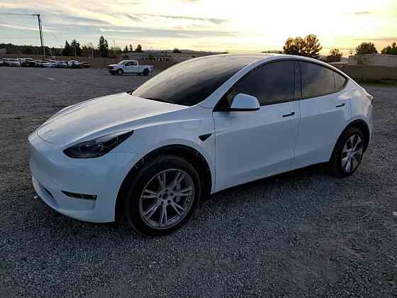 2024 TESLA MODEL Y Тирасполь