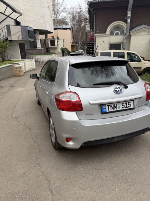 Toyota Auris 1.8 Hybrid Кишинёв - изображение 4