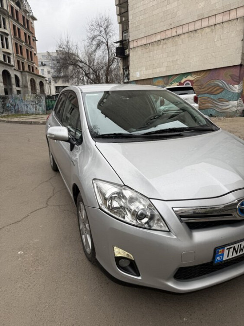 Toyota Auris 1.8 Hybrid Кишинёв - изображение 2