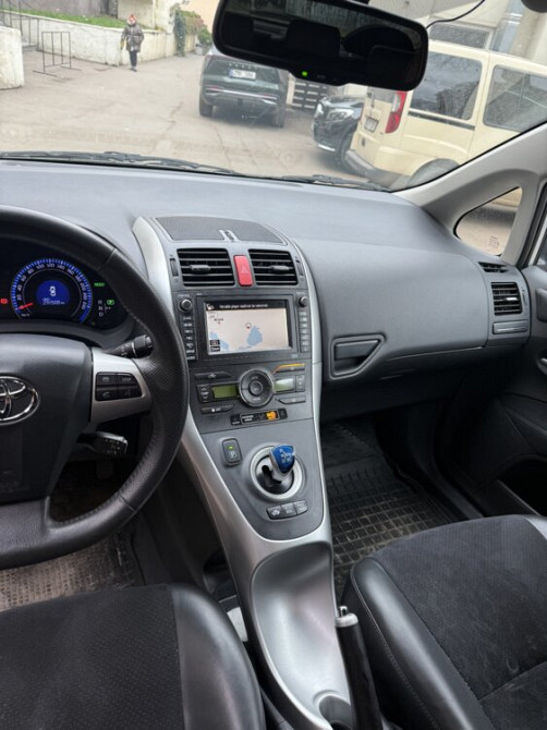 Toyota Auris 1.8 Hybrid Кишинёв - изображение 9