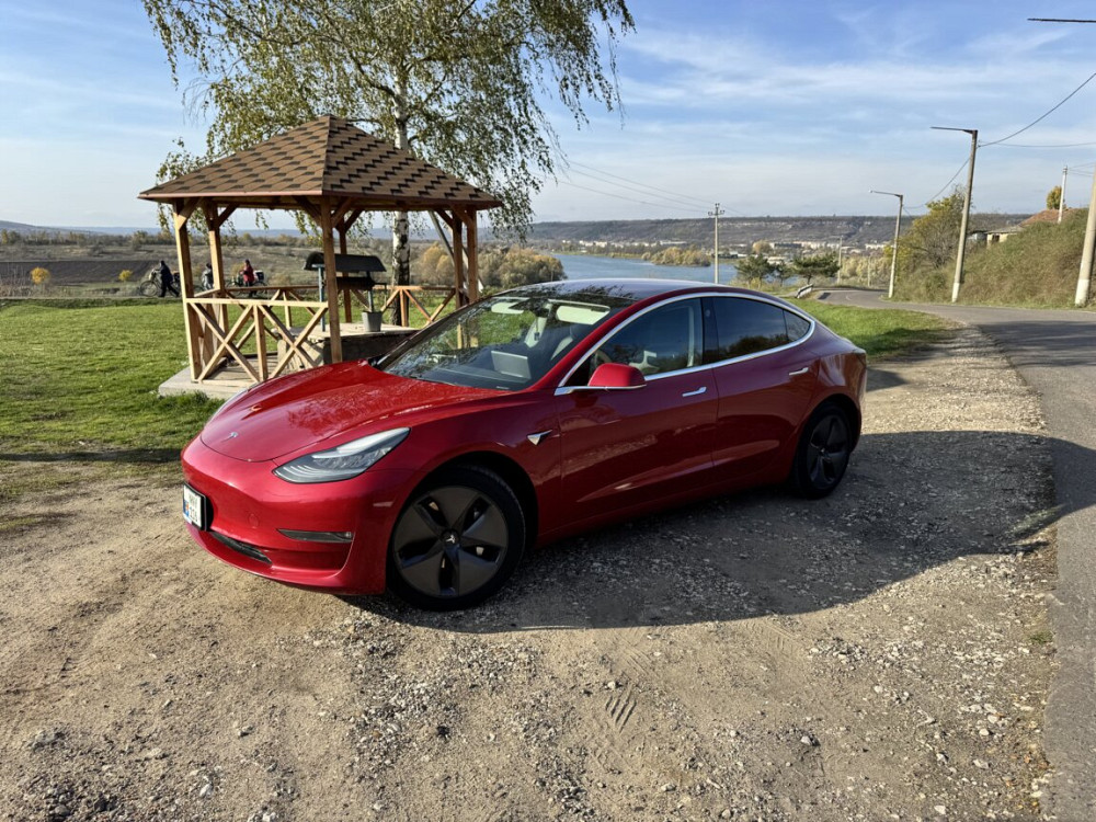 Tesla model 3 Tiraspol - fotografie 1