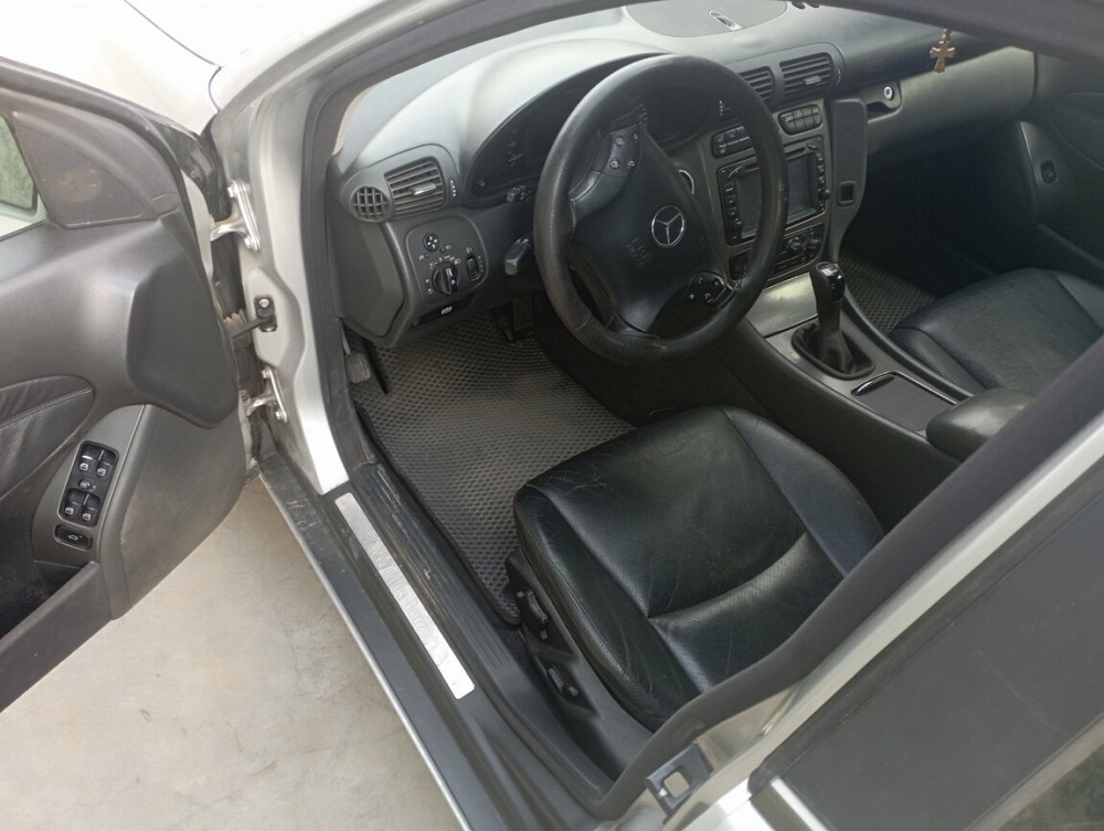 203 Mercedes 2003 г. в, 6 ст. МКПП, 1.8 compressor 271 мотор. Bender - fotografie 3