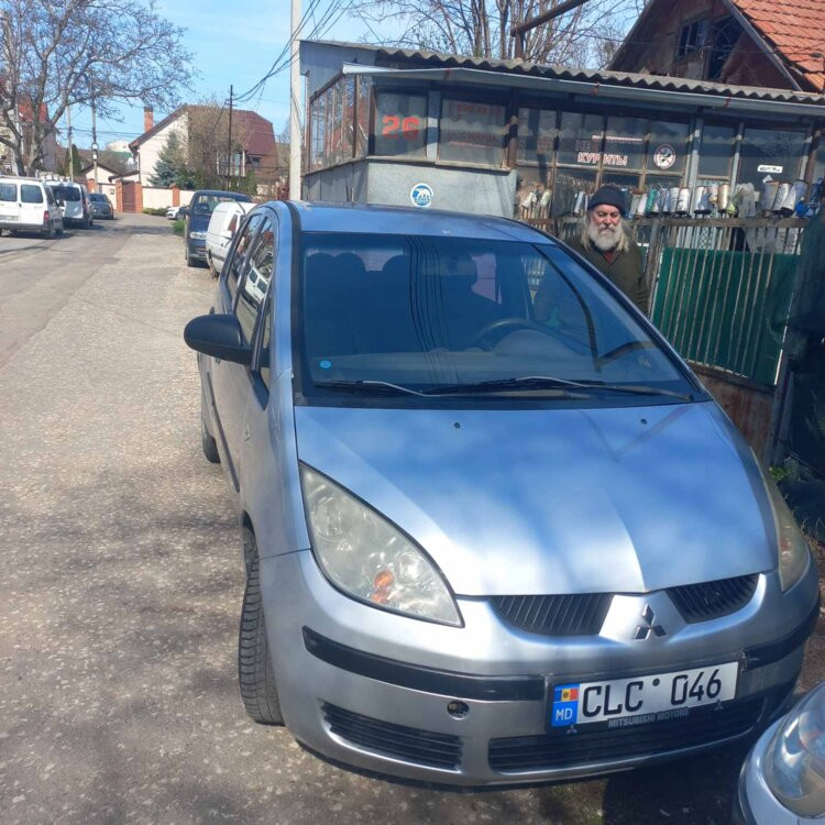 Продам MITSUBISHI COLT 1,3 бензин 2006 г Chişinău - fotografie 1