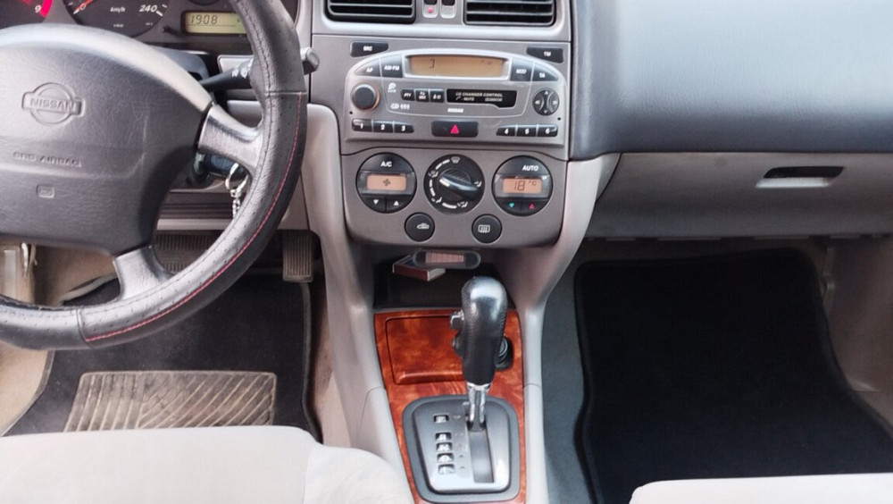 Nissan Primera Автомат Tiraspol - fotografie 5