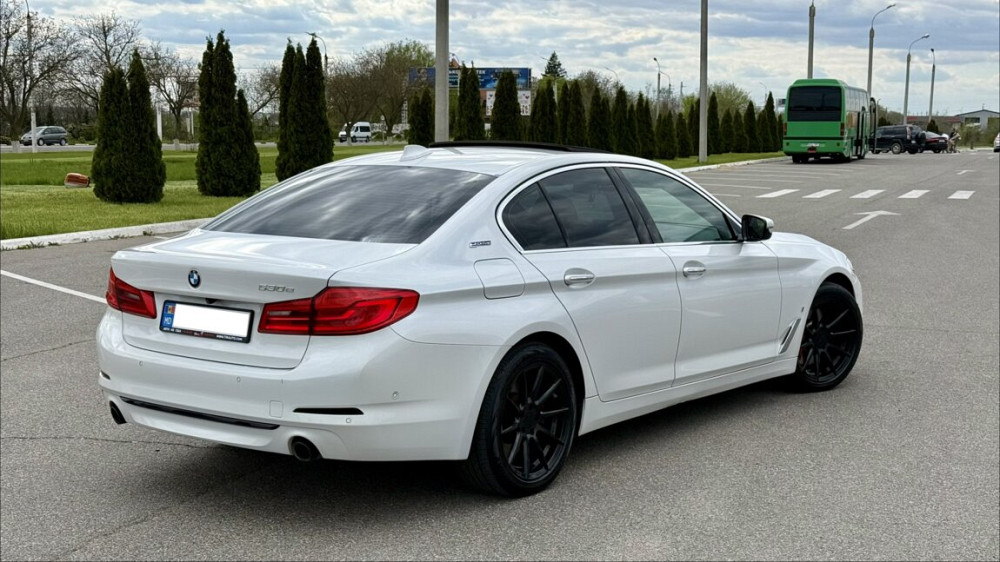 BMW 530e 2018 plug-in hybrid Tiraspol - fotografie 3