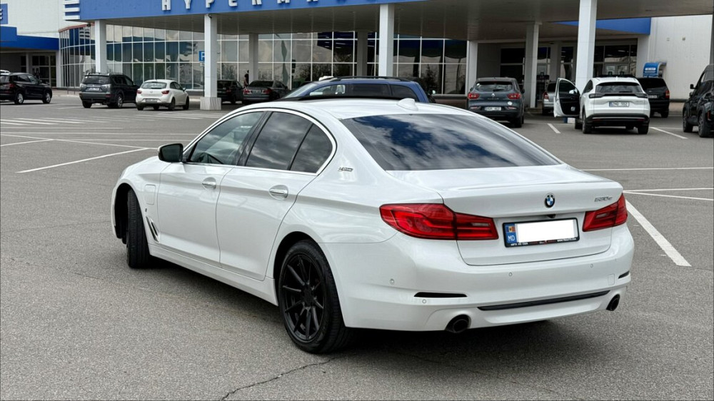 BMW 530e 2018 plug-in hybrid Tiraspol - fotografie 4