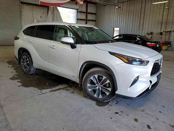 2022 TOYOTA HIGHLANDER HYBRID XLE Tiraspol