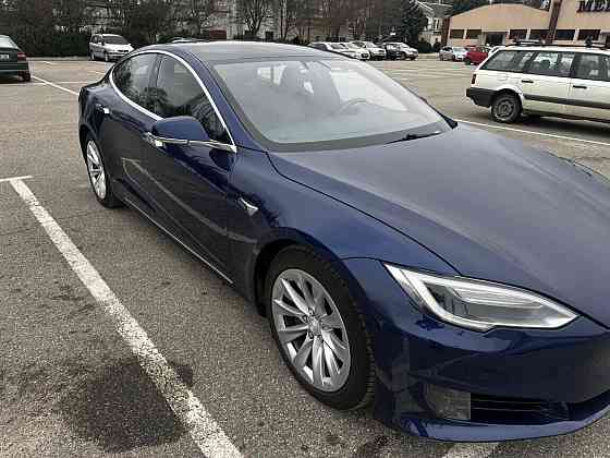 Tesla Model S 100D dual motors. Обмен на квартиру Tiraspol