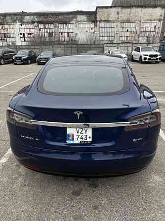 Tesla Model S 100D dual motors. Обмен на квартиру Tiraspol