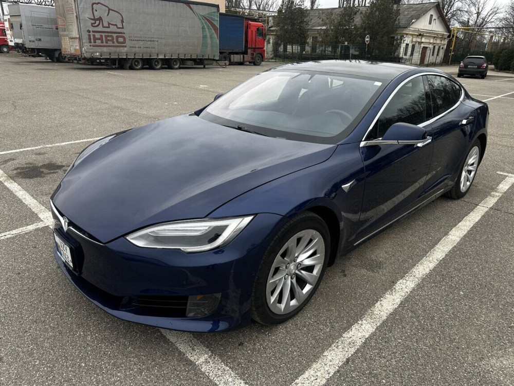 Tesla Model S 100D dual motors. Обмен на квартиру Tiraspol - fotografie 1