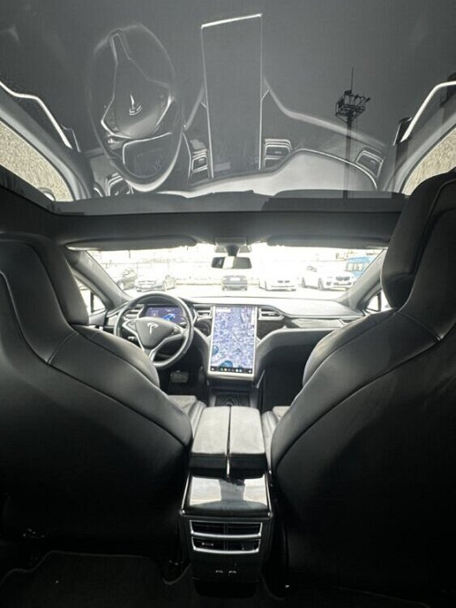 Tesla Model S 100D dual motors. Обмен на квартиру Tiraspol - fotografie 7