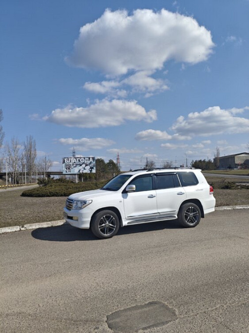 Toyota Land Cruiser 200 Тирасполь - изображение 1