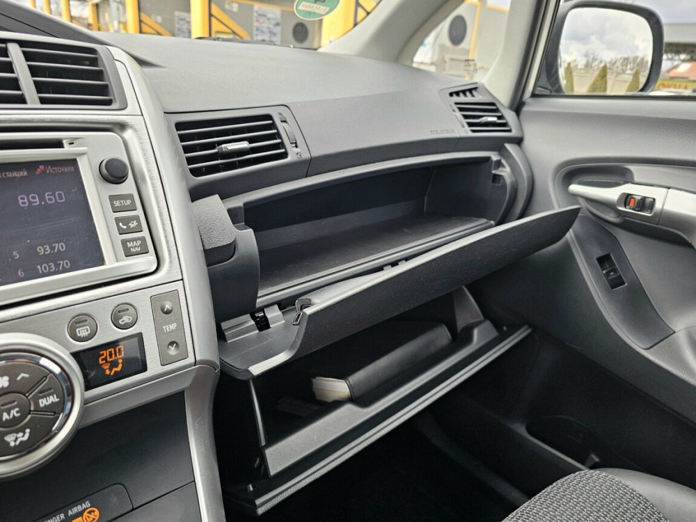 Toyota VERSO 2012 D-4D Tiraspol - fotografie 8