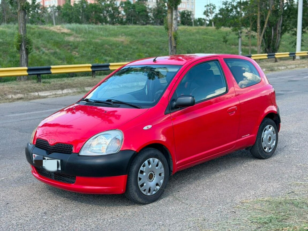 Продам Tayota Yaris, 2002 год, 1.0 бензин, в достойном состоянии Тирасполь - изображение 1