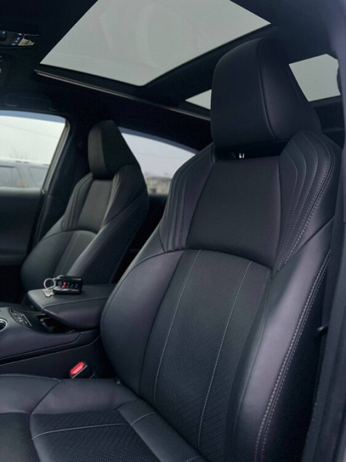 Продам Toyota Venza Limited, 2021 год, 2.5 Hybrid Тирасполь - изображение 6