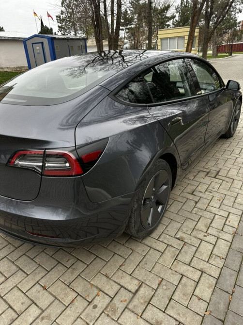 Tesla Model 3 2023 возможно обмен на недвижимость Тирасполь - изображение 2
