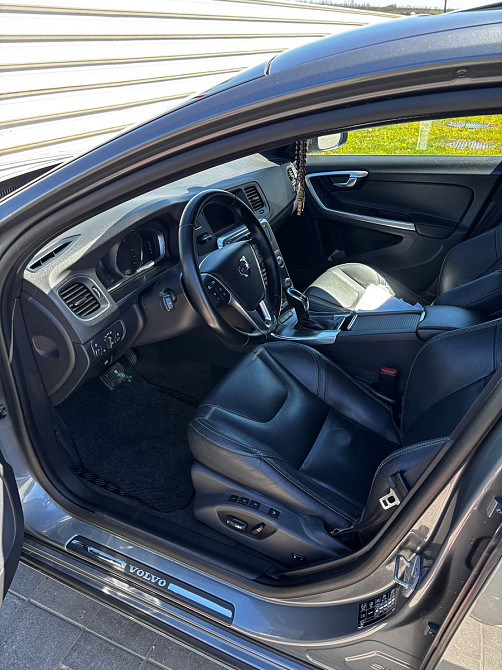 Volvo V60 Chişinău - fotografie 3