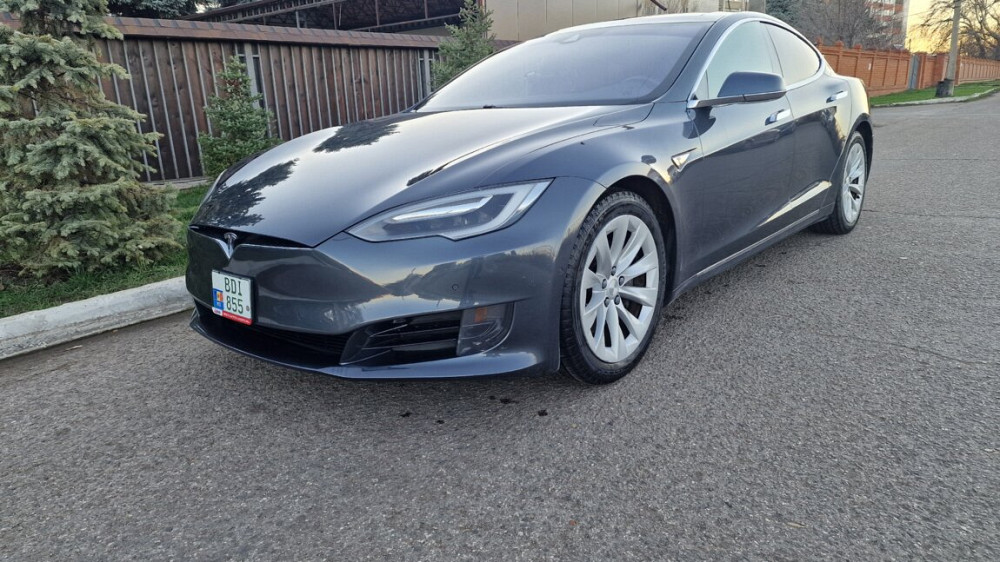 Tesla model s Tiraspol - fotografie 3