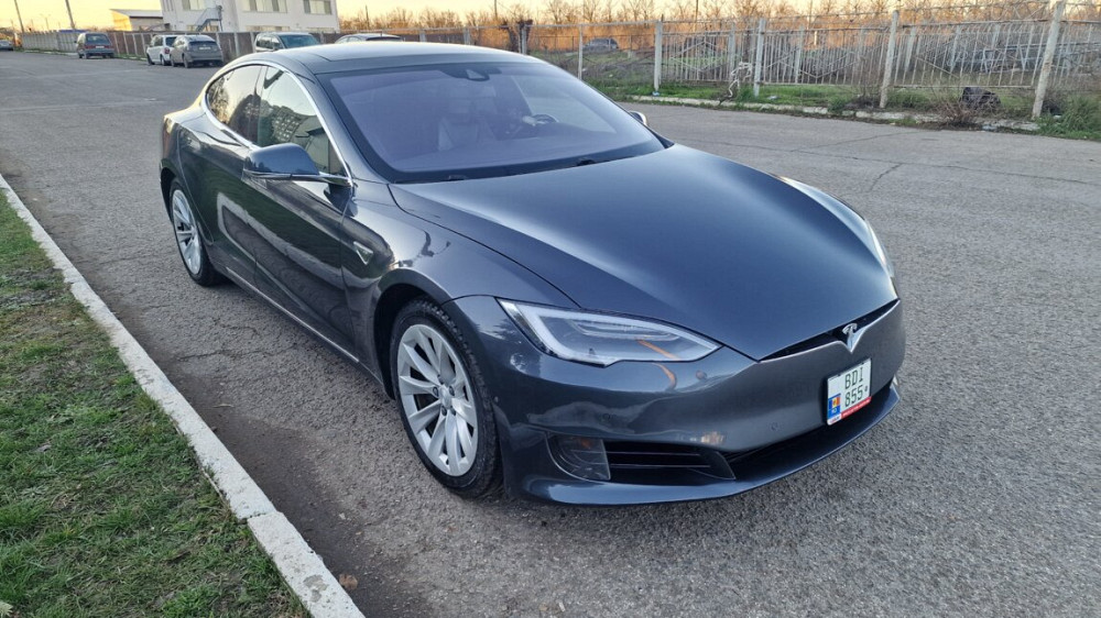 Tesla model s Tiraspol - fotografie 1