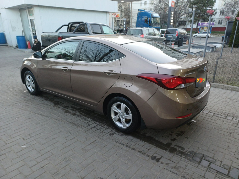 Hyundai Elantra Chişinău - fotografie 4