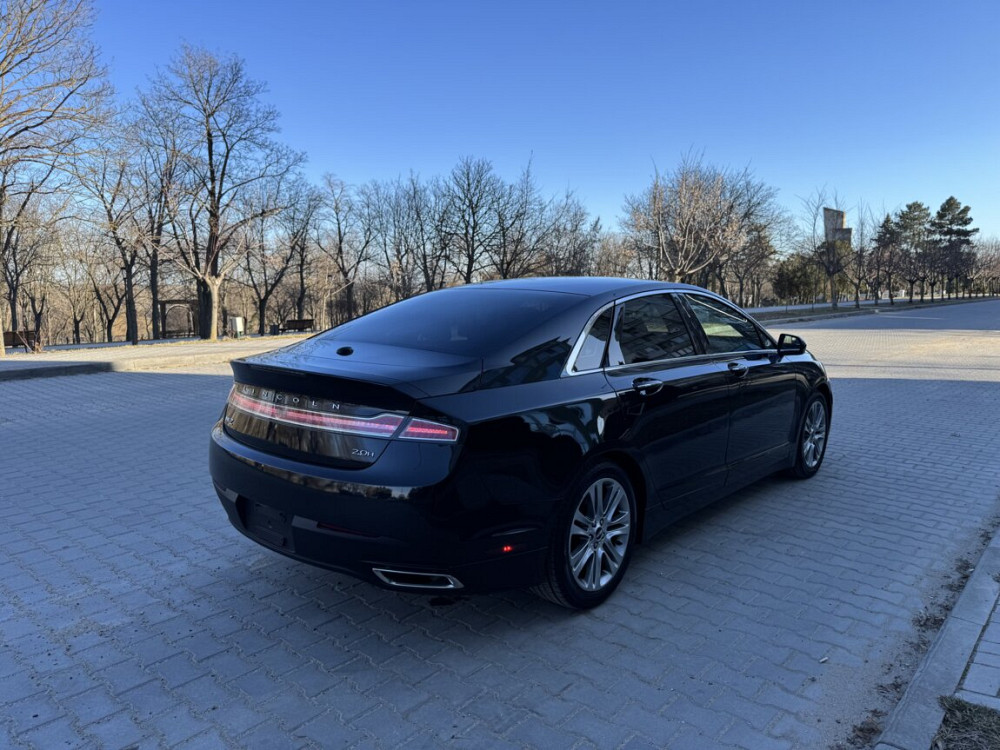 Lincoln MKZ Hybrid Bender - fotografie 4