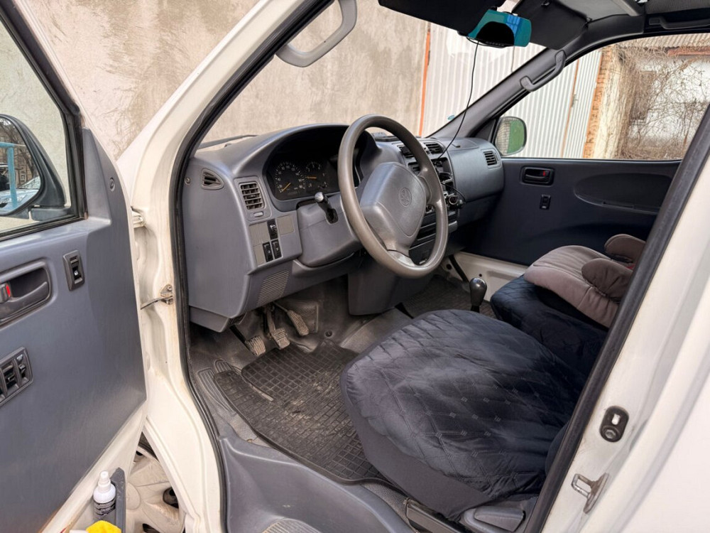 Toyota Hiace Bender - fotografie 5