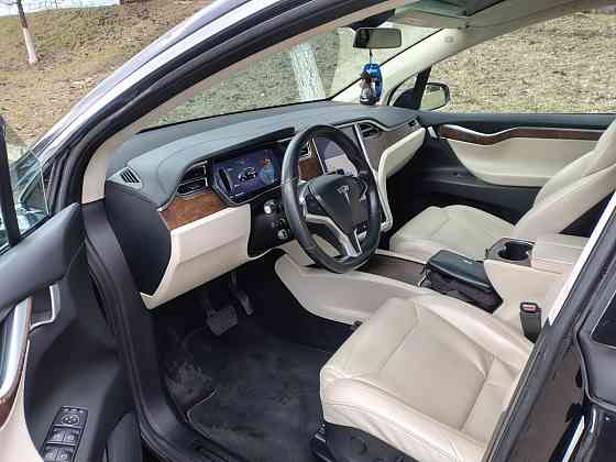 Tesla model X Тирасполь