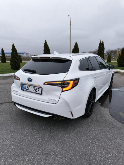 TOYOTA COROLLA 2.0 Hybrid Тирасполь - изображение 4